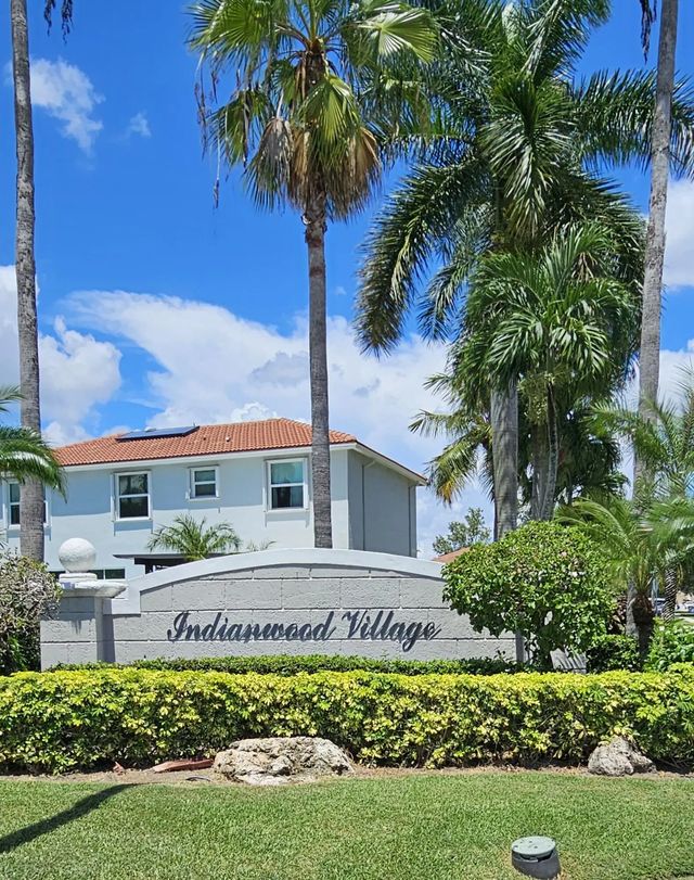 2 of 7 - 5291 Indianwood Village Lane, Lake Worth, FL