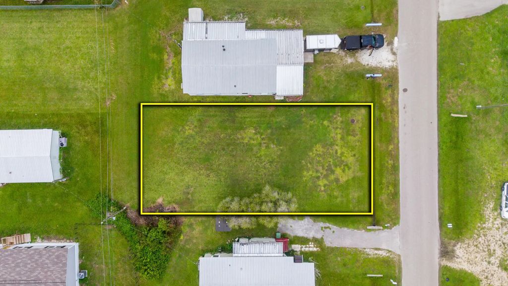 1236 E Chobee Street, Okeechobee