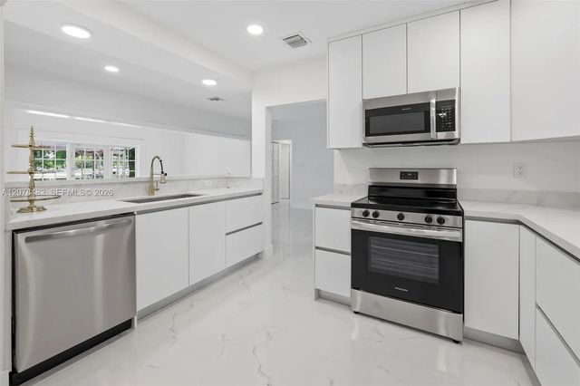 2 of 37 - 10901 Sw 47th Terrace, Miami, FL