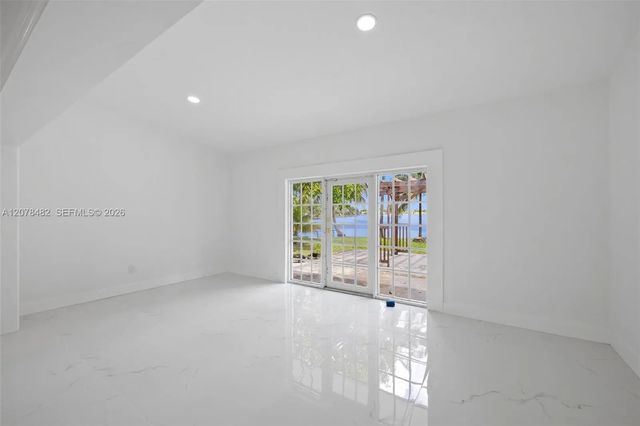 5 of 37 - 10901 Sw 47th Terrace, Miami, FL