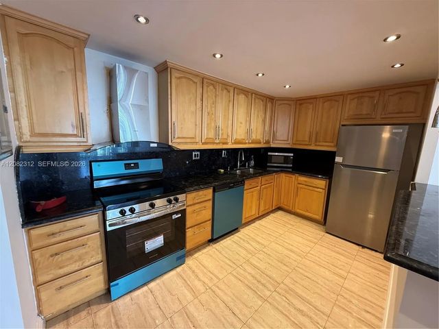5 of 25 - 19380 Collins Avenue #ph-11, Sunny Isles Beach, FL