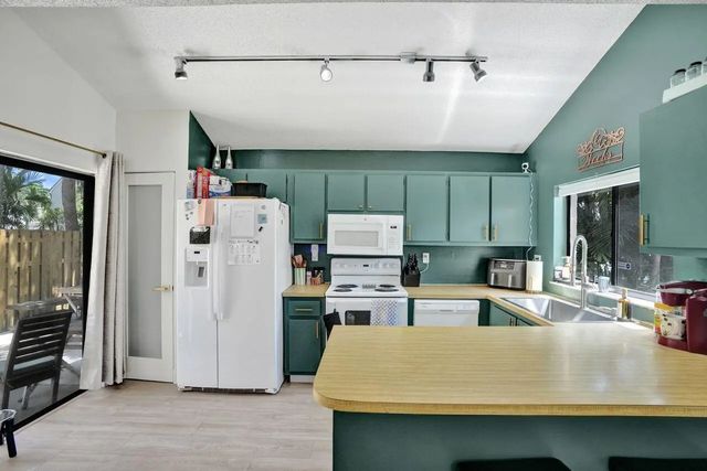 5 of 29 - 734 Nw 132nd Terrace, Plantation, FL