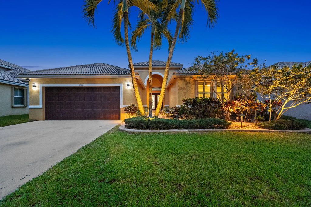 1242 Meadows Boulevard, Weston