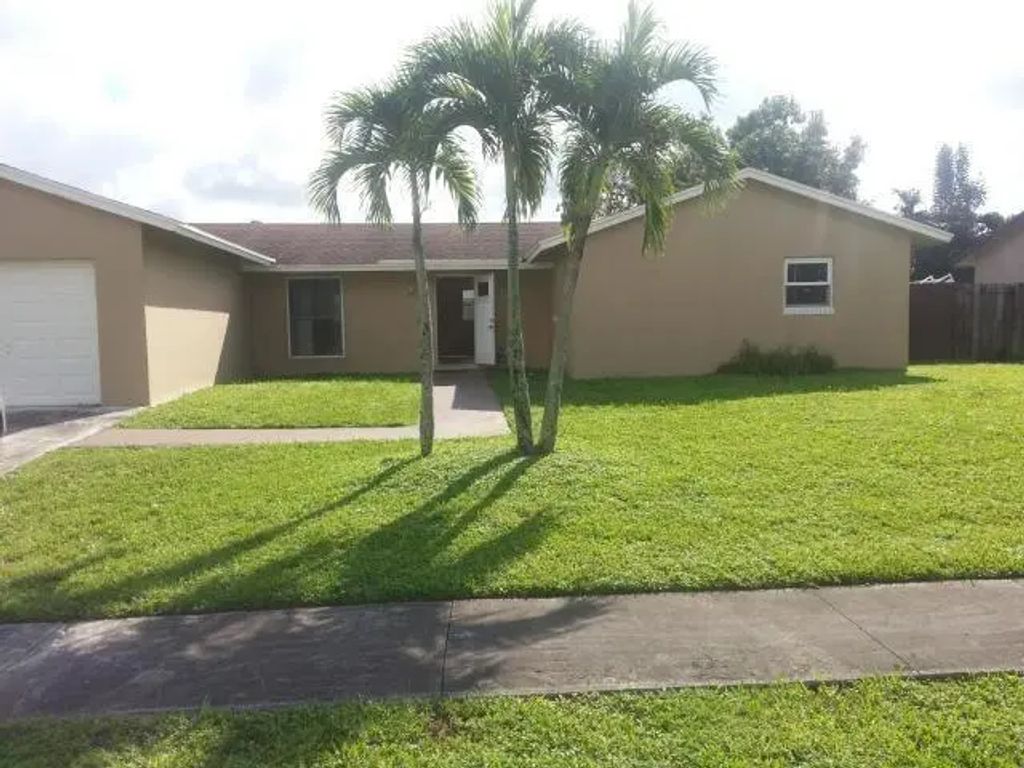10838 Winding Creek Way, Watergate