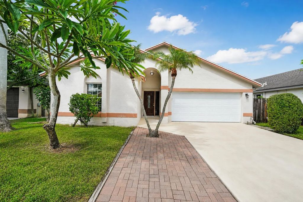 1296 Waterway Cove Drive, Wellington