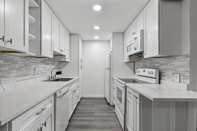 4 of 17 - 1038 Cambridge B, Deerfield Beach, FL