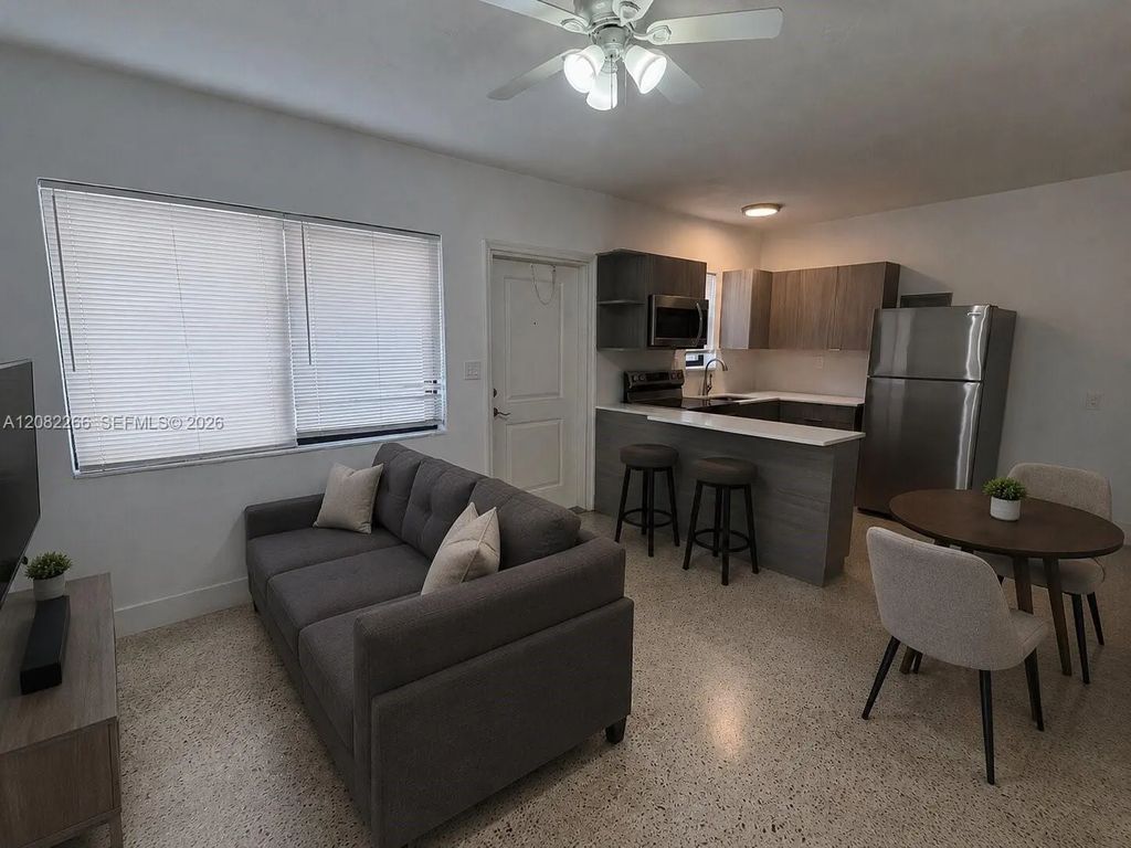 600 Sw 10th Street #4, Miami