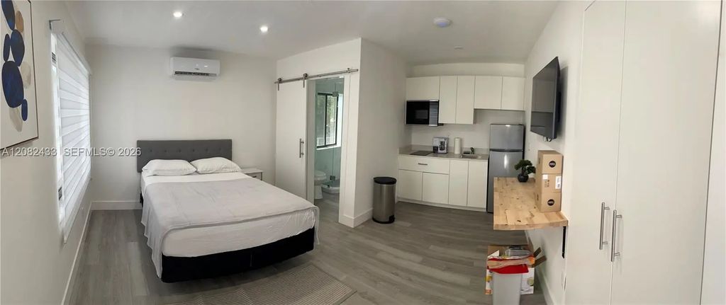 910 Sw 8th Avenue #a, Miami