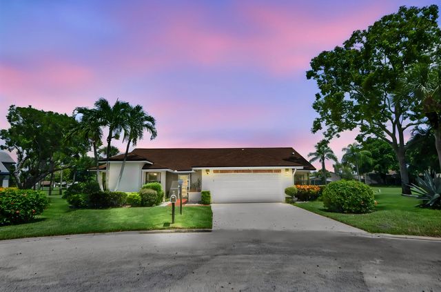 5722 Willow Creek Lane, Delray Beach