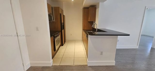 2 of 16 - 2775 Ne 187th Street #424, Aventura, FL