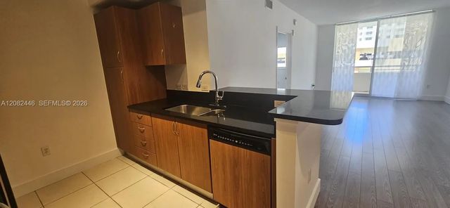 3 of 16 - 2775 Ne 187th Street #424, Aventura, FL