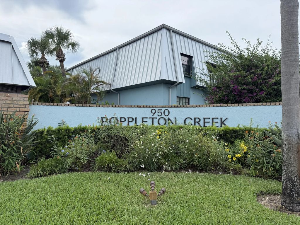 950 S Kanner Highway #e1, Stuart