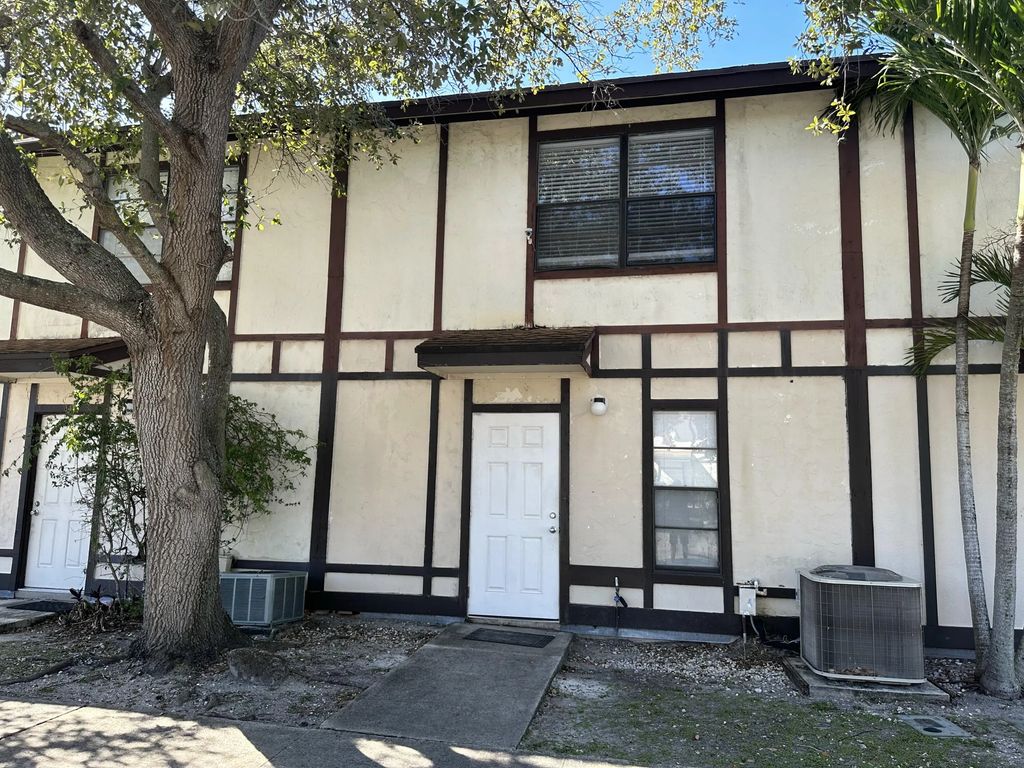 5145 Breckenridge Place #35, West Palm Beach
