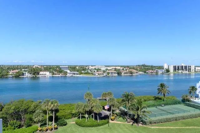 5 of 63 - 19670 Beach Road #phb4, Tequesta, FL