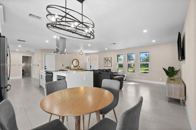 4 of 44 - 117 Se 40 Th Terrace, Cape Coral, FL