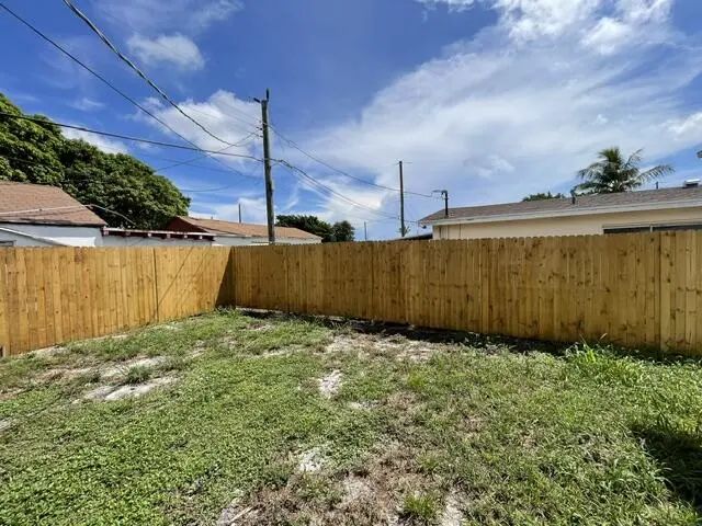 3 of 23 - 1104 W 24th Street, Riviera Beach, FL
