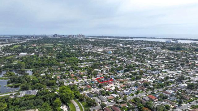 2 of 12 - 1000 W Lakewood Road, West Palm Beach, FL
