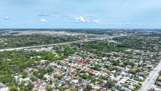 4 of 12 - 1000 W Lakewood Road, West Palm Beach, FL