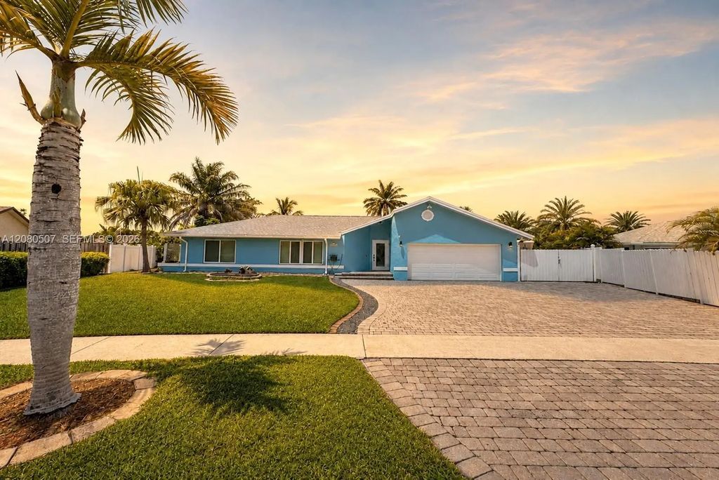 2811 Sw 82nd Way, Davie