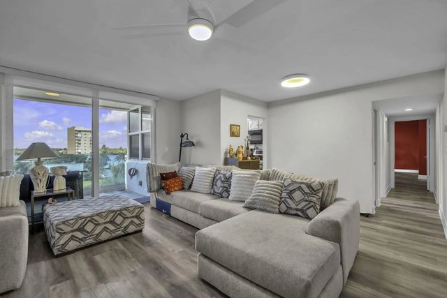 4 of 24 - 2639 N Riverside Drive #505, Pompano Beach, FL