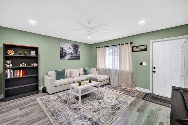 4 of 26 - 2333 Nw 82nd Way Nw, Sunrise, FL