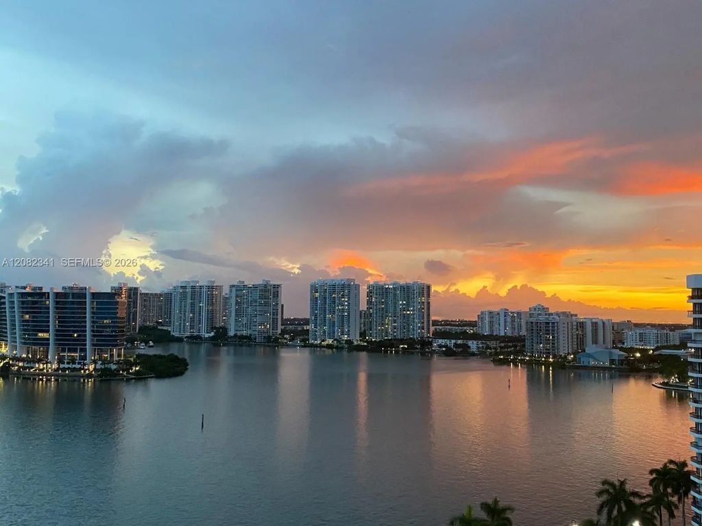 19101 Ne 36th Court #1704, Aventura