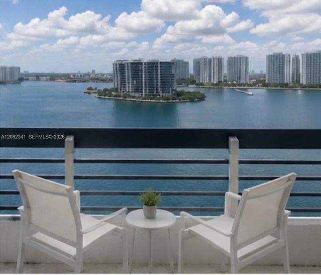 2 of 40 - 19101 Ne 36th Court #1704, Aventura, FL
