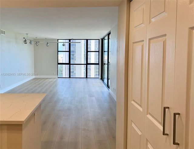 5 of 25 - 20335 W Country Club Drive #1203, Aventura, FL