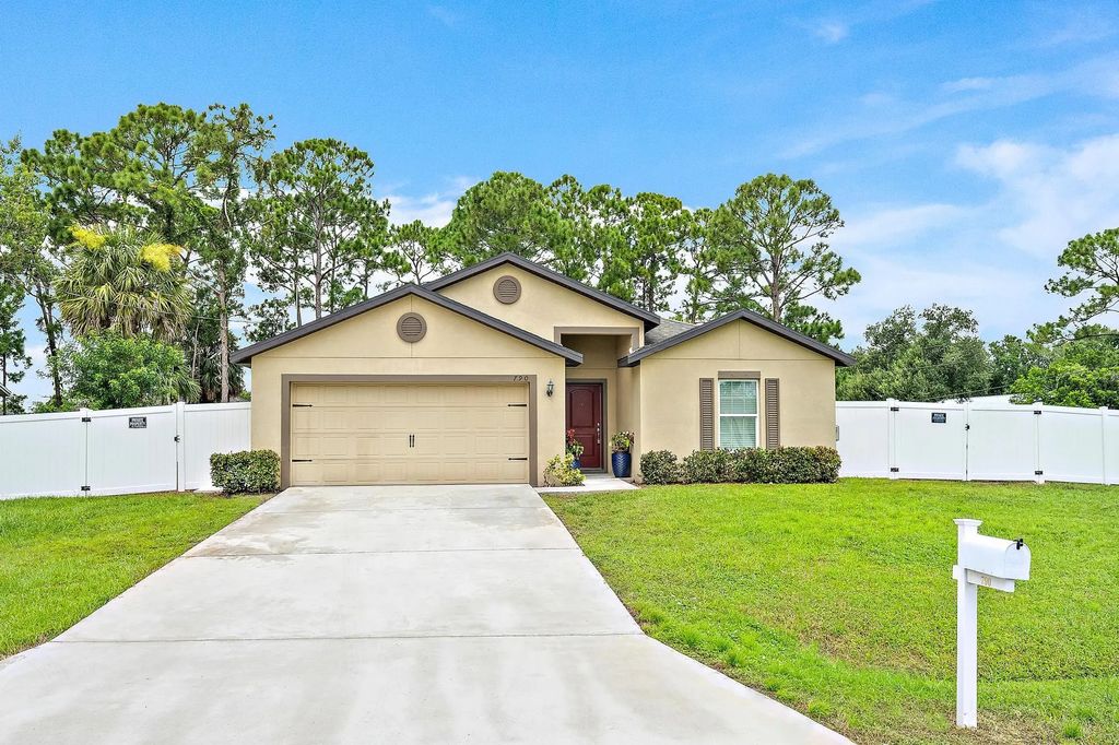 790 Nw Kingston Street, Port St. Lucie