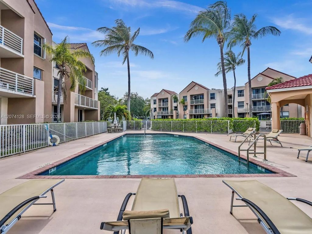 2721 Ocean Club Boulevard #201, Hollywood
