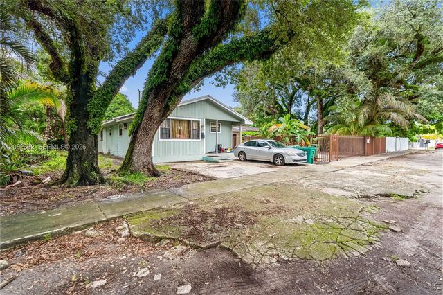 2 of 15 - 1885 Nw 113th Terrace, Miami, FL