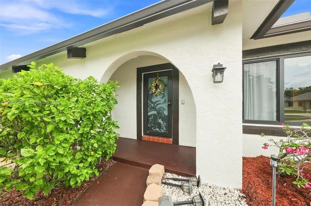 4 of 40 - 8656 Sw 50th Street, Cooper City, FL