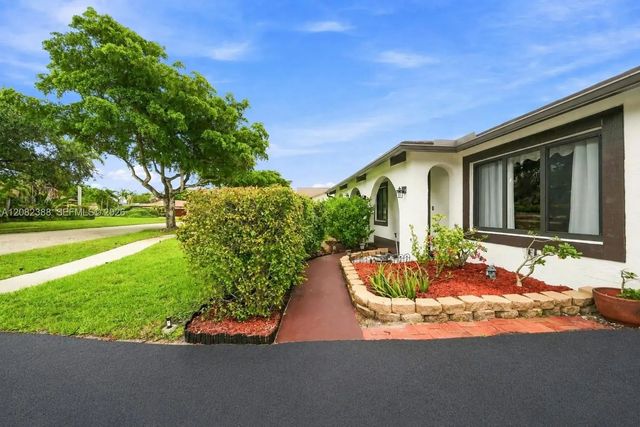 5 of 40 - 8656 Sw 50th Street, Cooper City, FL