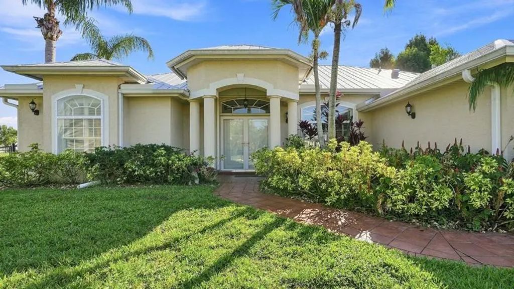 1863 Se Bowie Street, Port St. Lucie