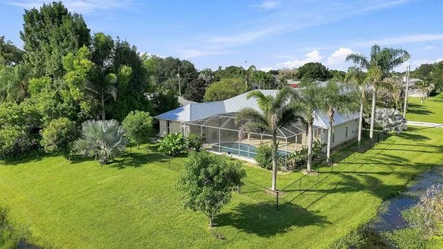 2 of 63 - 1863 Se Bowie Street, Port St. Lucie, FL