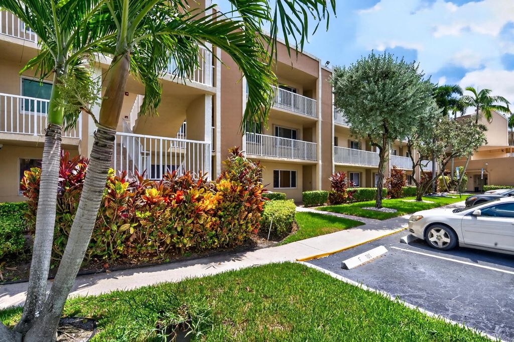 7348 N Devon Drive #203, Tamarac