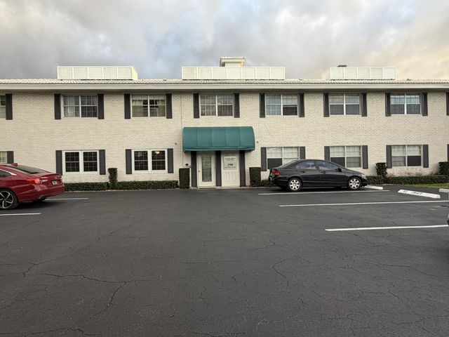 298 Sw 6th Street #109, Boca Raton