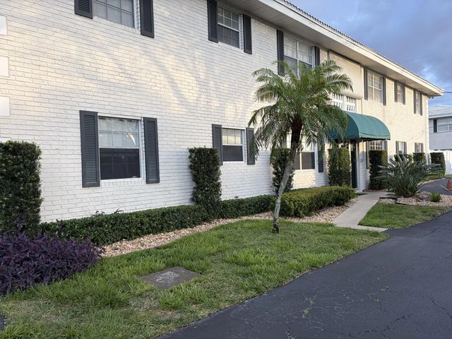 2 of 25 - 298 Sw 6th Street #109, Boca Raton, FL