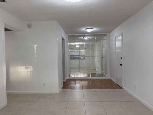 3 of 25 - 298 Sw 6th Street #109, Boca Raton, FL