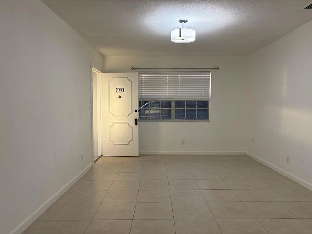 4 of 25 - 298 Sw 6th Street #109, Boca Raton, FL