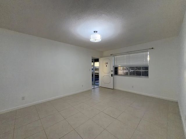 5 of 25 - 298 Sw 6th Street #109, Boca Raton, FL