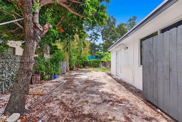 3 of 27 - 1541 Sw 32nd Court, Fort Lauderdale, FL