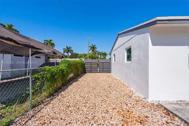 4 of 27 - 1541 Sw 32nd Court, Fort Lauderdale, FL