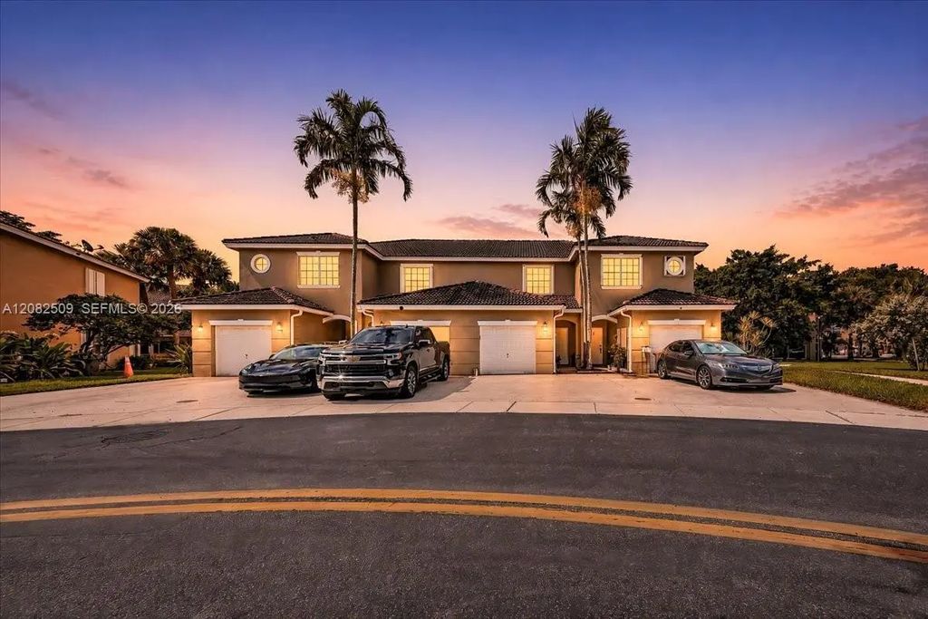 12152 Sw 4th Street, Pembroke Pines