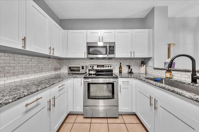 4 of 35 - 12152 Sw 4th Street, Pembroke Pines, FL
