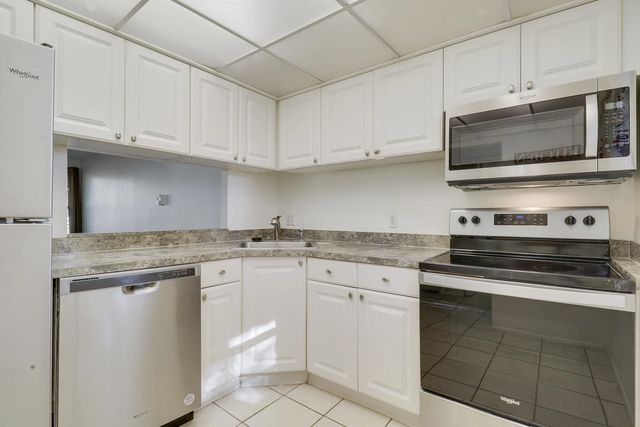 4 of 35 - 12008 Poinciana Boulevard #108, Royal Palm Beach, FL