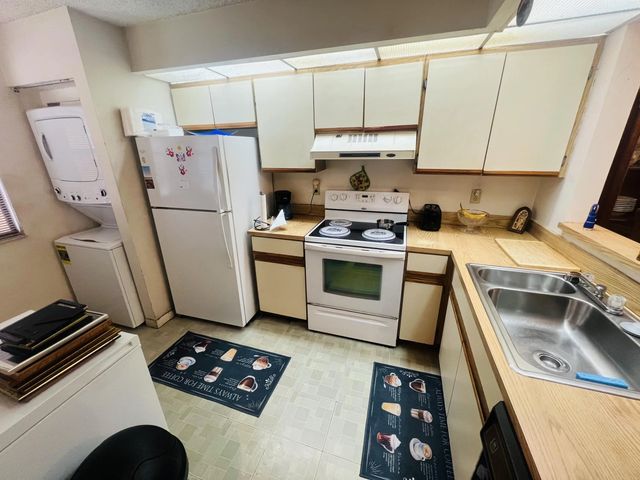 2 of 19 - 2491 Nw 56th Avenue #103, Lauderhill, FL