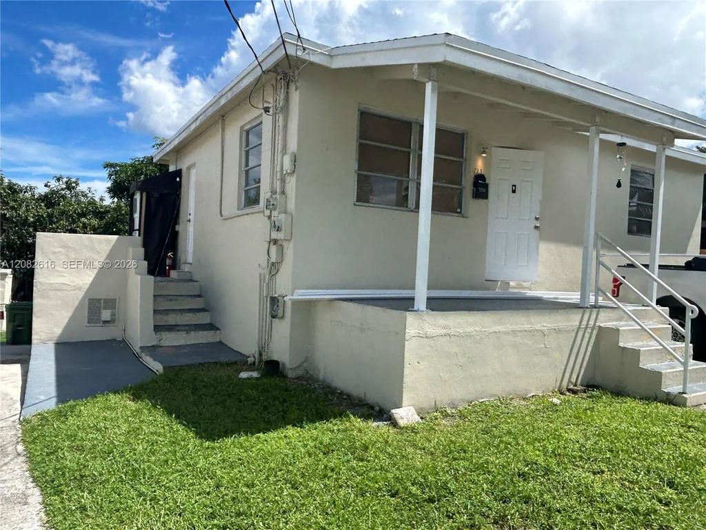725 Sw 8th Avenue #a, Hallandale Beach