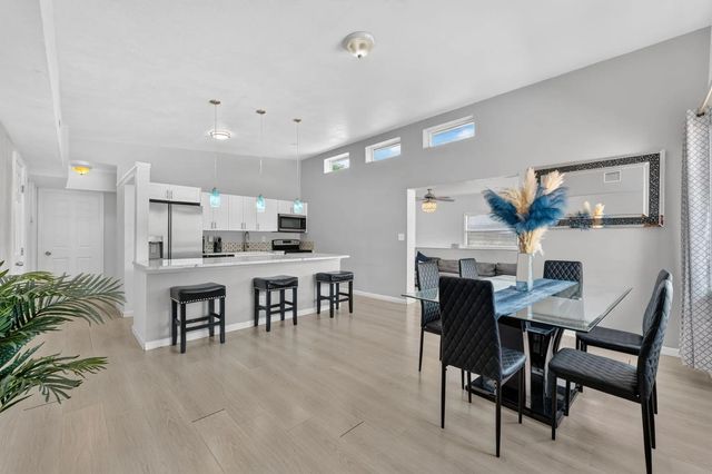 2 of 26 - 910 Nw 17th Avenue, Fort Lauderdale, FL