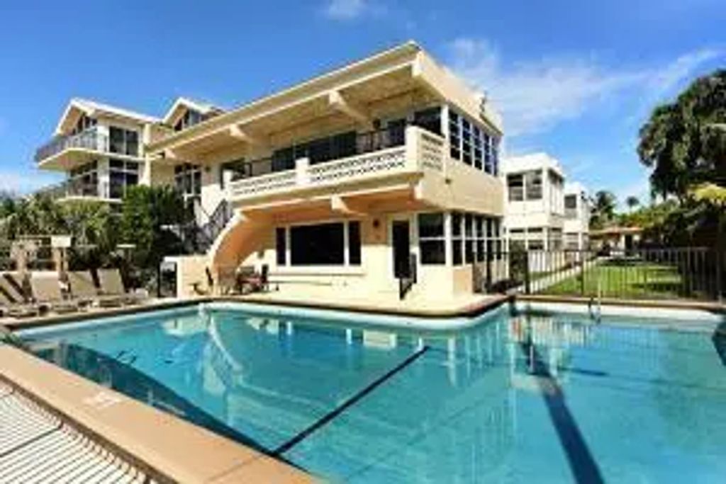 308 Inlet Way #3, Palm Beach Shores